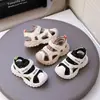 Sandalias Deportivas Cerradas para Niños 2026 Estilo Verano Bebé Suela Suave Transpirables Nuevos Zapatos para Niñas Zapatos de Playa para Niños Modernos