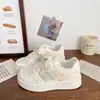 Novos Sapatos Femininos de Verão 2026, Tênis Brancos, Sapatos de Malha Respirável para Mulheres, Sapatos Plataforma de Solado Grosso para Estudantes Combinarem com Saias