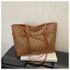 Bolsa Retro de Um Ombro Feminina 2026 Nova Moda Coreana Nicho Bolsa Tote Carta Grande Capacidade Bolsa de Um Ombro Sob o Braço