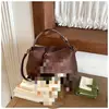 Bolso súper popular de nicho con estampado de leopardo para mujer, nuevo bolso cruzado versátil para otoño e invierno 2026, exquisito bolso de mano tipo almohada de gran venta