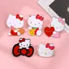 Insignia de Metal de Dibujos Animados Estilo Japonés Linda Gata Kt Broche de Moda Unisex Pin Decoración para Bolso Estuche Regalo para Estudiante