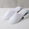 Chinelos de Toalha Descartáveis, Pelúcia Grossa, Aquecimento Doméstico, Antiderrapante, Sola Macia, Chinelos de Hospitalidade para Quartos de Hotel Venda por Atacado