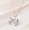 Tohm Diseño Elegante Colgante de Cobre Incrustado con Diamantes Collar Hueco Versátil Collar para Celebridades de Internet Cadena de Acero Inoxidable Estilo Único para Mujer