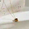 La Serie de Juegos de Tres Anillos Tricolor de la Fábrica de Guangzhou Presenta Tres Círculos Entrelazados, un Artículo de Joyería Popular y de Alta Venta entre los Comerciantes