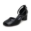 Primavera 2024 Mary Jane Tacones altos para mujer Nuevo Tacón grueso Plateado Zapatos individuales Punta redonda Punta baja Zapatos de cerdo Punto
