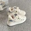 Zapatillas blancas de alta gama, forradas de felpa, con suela gruesa para mujer, nueva colección de invierno 2026, forradas de felpa, zapatos cálidos de algodón, zapatillas casuales, mocasines de nicho