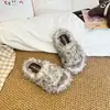 Pantuflas peludas para niños para usar en exteriores, nuevo estilo coreano otoño/invierno 2026, diseño simple, unisex, de suela gruesa, pantuflas de algodón de una tira para niñas