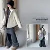 Conjunto novo de inverno para meninas: casaco de algodão bege xadrez com capuz e saia de tule, calça de moletom forrada com fleece e calça de perna larga espessa