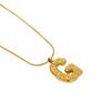Collar con Colgante de Acero Inoxidable 26 Letras Patrón de Lava Europeo y Americano Transfronterizo Diseño Plisado en Relieve Joyería 18K para Hombres y Mujeres