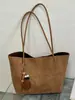Otoño Invierno 2026 Nuevo Bolso Tote de Hombro Único para Mujer de Alta Gama, Gran Capacidad, Moderno, Versátil, Tendencia
