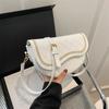 Fio de bordado losangular 2024 cor sólida nova tendência moda estilo western textura simples bolsa transversal de ombro sela para mulheres