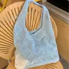 Bolsa de Tecido Trançado com Recortes de Tricô para Praia Bolsa de Lã Feminina de Ombro 2024 Nova Bolsa Tote de Ombro Único com Grande Capacidade Bolsa de Rede