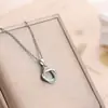 Collar de Acero de Titanio con Colgante Micro-Incrustado de Estilo Elegante y Lujoso de Venta Caliente en el Comercio Exterior Que No Se Desvanece, Cadena de Clavícula para Mujer con Diamantes Completos Moderna y Versátil