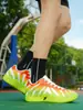 Nuevas zapatillas de baloncesto para exteriores, con patrones de color degradado, un diseño moderno y único, y excelente agarre y amortiguación para deportes escolares y actividades atléticas.