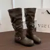 Botas vaqueras de estilo nuevo con hebilla en la mitad de la cintura, botas de caballero plisadas hasta la rodilla 2026, estilo retro de otoño e invierno, no solo moda