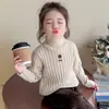2026 Nuevo Estilo Coreano Suéter para Niñas con Forro Polar de Flores Pequeñas Invierno Nuevo Ropa Base de Cuello Alto para Bebés y Niños Ropa Infantil de Moda