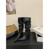 Botas de Mujer Estilo Retro Coreano Puntiagudas Hasta la Rodilla Fruncidas 2026 Otoño/Invierno Nueva Llegada Gamuza Elegantes Botas Altas por Encima de la Rodilla