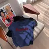 Camiseta de Manga Corta con Estampado de Tiburón de Dibujos Animados en el Hombro Derecho Estilo Retro Americano para Mujer Verano Nuevo Dulce Chica Caliente Top Casual para Mujer