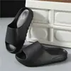 Explosiones de TikTok Pantuflas de Coco para Hombre y Mujer Comercio Exterior Transfronterizo Pantuflas Gruesas Pantuflas Famosas de Internet para Parejas