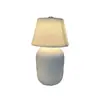 Luminária de mesa cerâmica minimalista nórdica, luminária de mesa moderna de luxo leve para sala de estar, quarto, cabeceira, luminária de mesa decorativa recarregável aconchegante, vermelha