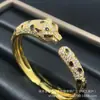 Versão Alta V Banhado a Ouro Ouro 18K Cabeças Duplas de Leopardo Estrelas Salpicadas Pulseira Totalmente de Diamante Moda Luxo Leve Pulseira de Leopardo Personalizada