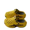 Soporte de Arco Médico Zapatos Perforados para Hombre 2026 Nuevo Verano Exterior Antideslizantes Playa Anti-Olor Suela Gruesa Resistente al Desgaste Sandalias