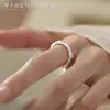 Anel Plissado Texturizado Minimalista para Mulheres, Design de Nicho com Sensação de Luxo, Anel Aberto, Joia Versátil e Elegante para o Dia a Dia