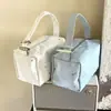 2026 Nuevo Modelo Alta Apariencia Dibujos Animados Portátil Bolsa de Almacenamiento para Viaje de Maquillaje y Artículos de Tocador Bolso de Mano Tridimensional Simple de Gran Capacidad