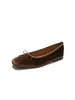 Novos Sapatos Femininos Vintage Outono/Inverno 2026 Bico Fino Laço Macio Couro Elegante Versátil Emagrecedor Para o Trabalho Mocassins
