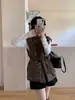 Colete de algodão feminino 2026 com gola alta, solto e moderno, novo estilo coreano espessado para outono e inverno, acinturado, chique preto