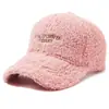 Boné de baseball sherpa bordado com letras estilo coreano para mulheres, espessado para aquecimento no outono e inverno, chapéu bico de pato moderno e versátil, da moda