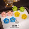 Pendientes de botón de flor elegantes estilo coreano Aguja de plata Dulce Modernos Versátiles Pendientes para el día a día Diseño de personalidad Pendiente de flor pequeña fresco para mujer