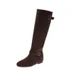 Botas de plataforma de nuevo estilo para mujer que aumentan la altura, estilo western retro con hebilla de cinturón, botas de caña alta, estilo coreano, versátiles, cómodas, botas de suela plana y caña ancha