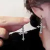 Pendiente Hebilla de Personalidad Clásica Cruzada Europea y Americana Pendiente Largo Colgante de Cruz de Moda para Mujer Pendientes de Gama Alta de Nicho Tendencia