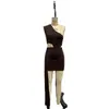 Nuevo y único vestido de moda para mujer estilo europeo y americano con tirantes de corbata, escote asimétrico, color liso, ceñido a la cintura, ajustado corto