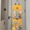 Bolsa de pendurar para guardar bonecas, expositor de rack de armazenamento de caixas cegas de pelúcia, bolsa de feltro de parede para casa à prova de poeira para bonecas e figuras