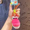 Pingente Autêntico de Pelúcia Shin-Chan Fofo Gota Pequena Chaveiro para Mochila Escolar Boneca Pingente de Boneca Branca Fofa Pequena