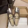Sapatos Mary Jane estilosos estilo francês para mulheres, novo modelo de verão 2026, design delicado, adequados para combinar com saias, sapatos de festa