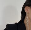 Pendientes de serpiente de invierno europeos y americanos, espíritu divertido de fantasía, aretes de alto sentido, exagerados, con diamantes completos, pendientes de temperamento, moda femenina