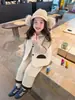 Roupa Infantil Coleção Outono/Inverno 2026: Conjunto de Três Peças Quente: Colete Espesso com Forro de Fleece e Calça para Meninas, Suéter com Capuz para Meninos
