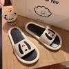 Zapatillas de verano nuevas, informales, para uso exterior, con bonitas sandalias de suela suave con dibujos animados, zapatos de playa de verano para mujer.