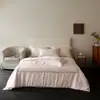 Juego de Cama de Lujo de Alta Gama de Tencel de Cuatro Piezas con Bordado Floral Sencillo, Ropa de Cama Sedosa de Verano para Dormir Desnudo