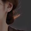 Pendientes de plata de ley s925 con letras para mujer, originales, de alta gama, con temperamento, con agujeros para las orejas, ligeros y lujosos, para parejas.