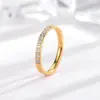 Anillo Delgado de Banda de Circonita para Mujer Apilable Acero Titanio Chapado en Oro de 18K Anillo de Dedo de Acero Inoxidable de Moda Incrustado con Diamante Anillo de Lujo Ligero de Gama Alta