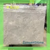 Pedra Cinza Nuvem Romana de Mármore Está Disponível para Fins de Amostra e Pode Ser Processada para Diversos Acabamentos de Superfície, como Superfícies de Ferradura e Superfícies de Valeta.