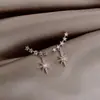 Aretes de Estrella de Ocho Puntas de la Suerte con Incrustaciones de Diamantes, Elegantes Aretes Minimalistas Nuevos y de Moda, Pequeños Aretes de Moda con un Toque Único
