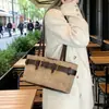 Bolso de Hombro Transfronterizo de Nicho para Viajeros Frecuentes para Mujer, Nuevo Otoño e Invierno Retro Versátil de Moda Bolso de Hombro tipo Biker