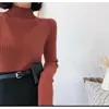 Camisa Básica com Gola Alta Feminina Primavera e Outono 2025 Novo Suéter Gola Alta Tricô Branco Elegante Slim