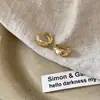 Pendientes de Aro con Patrón de Rombo Minimalista Estilo Coreano 2026 Nuevo Modelo Popular Gama Alta Lujo Ligero Nicho Pinzas para Orejas y Accesorios para Orejas Simples