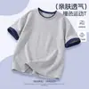 Camiseta Infantil de Manga Curta para Crianças Maiores, Novo Estilo Verão 2026, Blusa de Bebê Color Block de Verão Falsa de Duas Peças